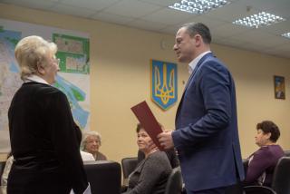 Кам`янський міський голова вручив нагороди учасникам волонтерської організації «Жіноча сотня. З любов`ю»